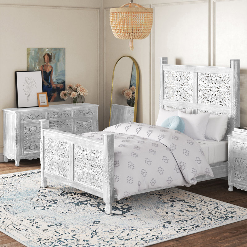 Kelly Clarkson Home Buena Park Sleigh Solid Wood 3 Piece Bedroom Set